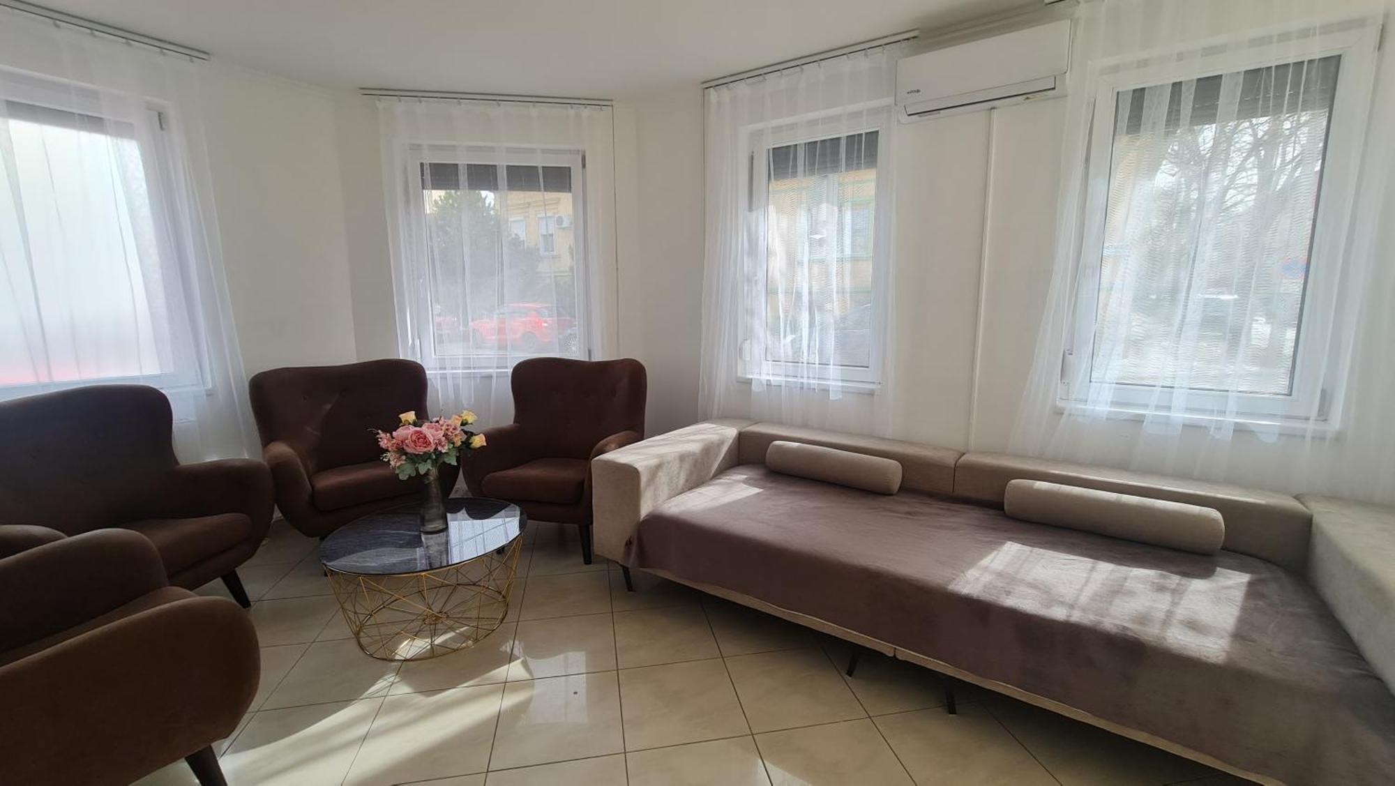 Tulipan Apartman Szeged Buitenkant foto
