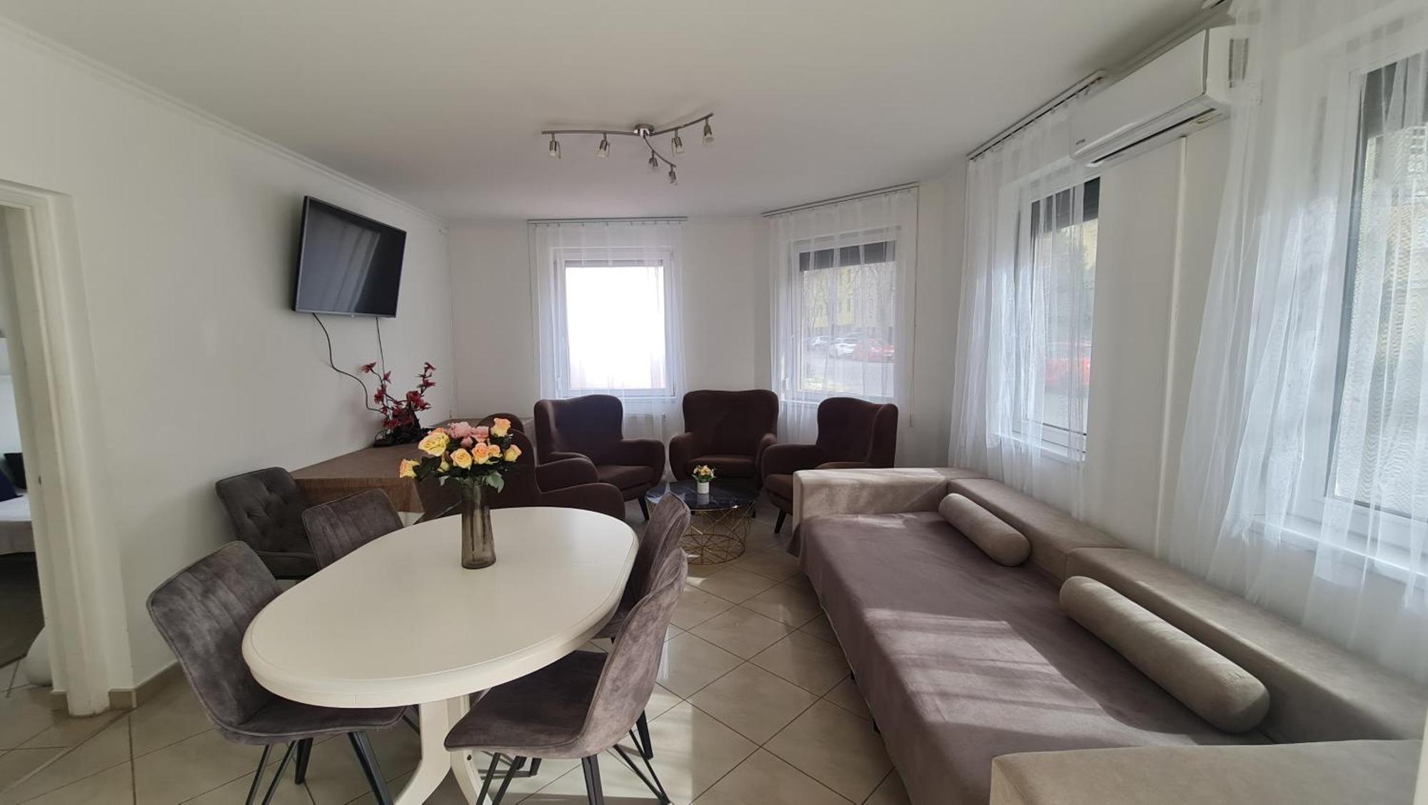 Tulipan Apartman Szeged Buitenkant foto