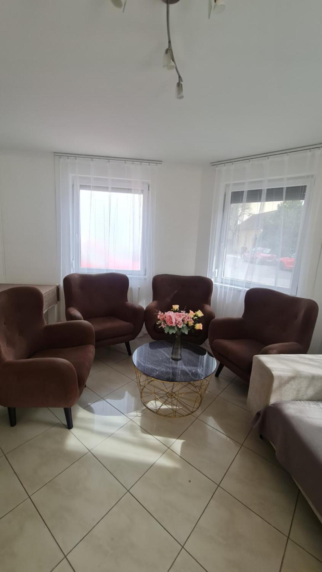 Tulipan Apartman Szeged Buitenkant foto
